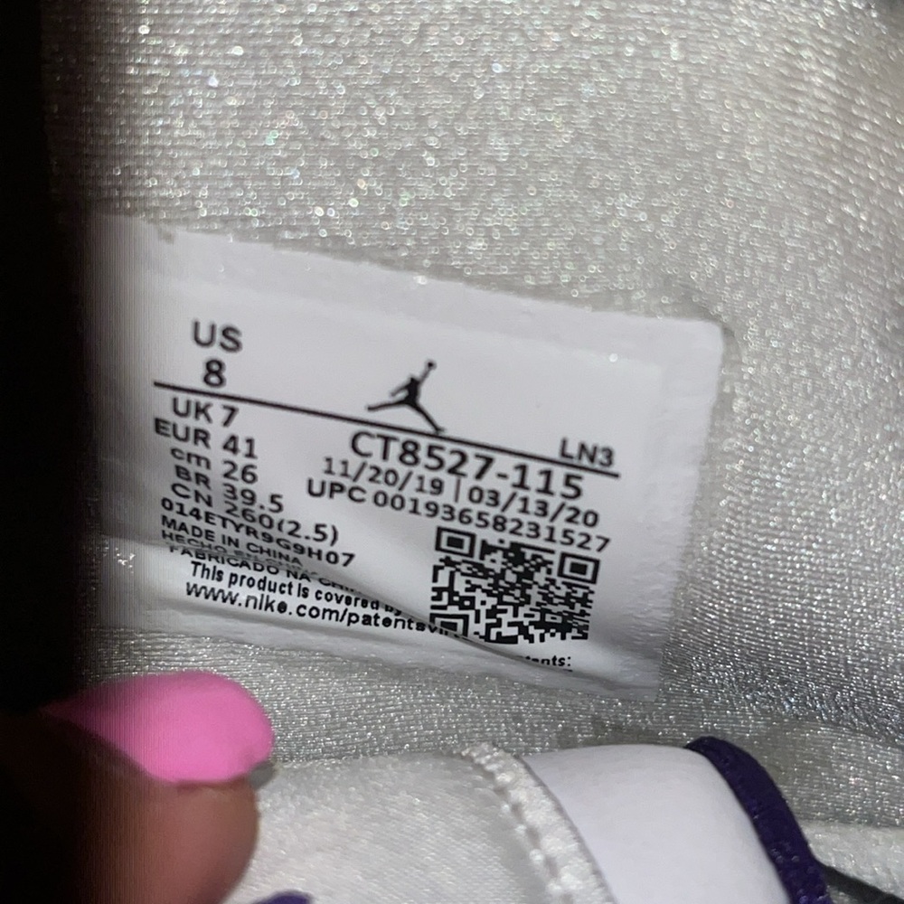 Like new Air Jordan 4 retro white/court purple - Picture 12 of 12